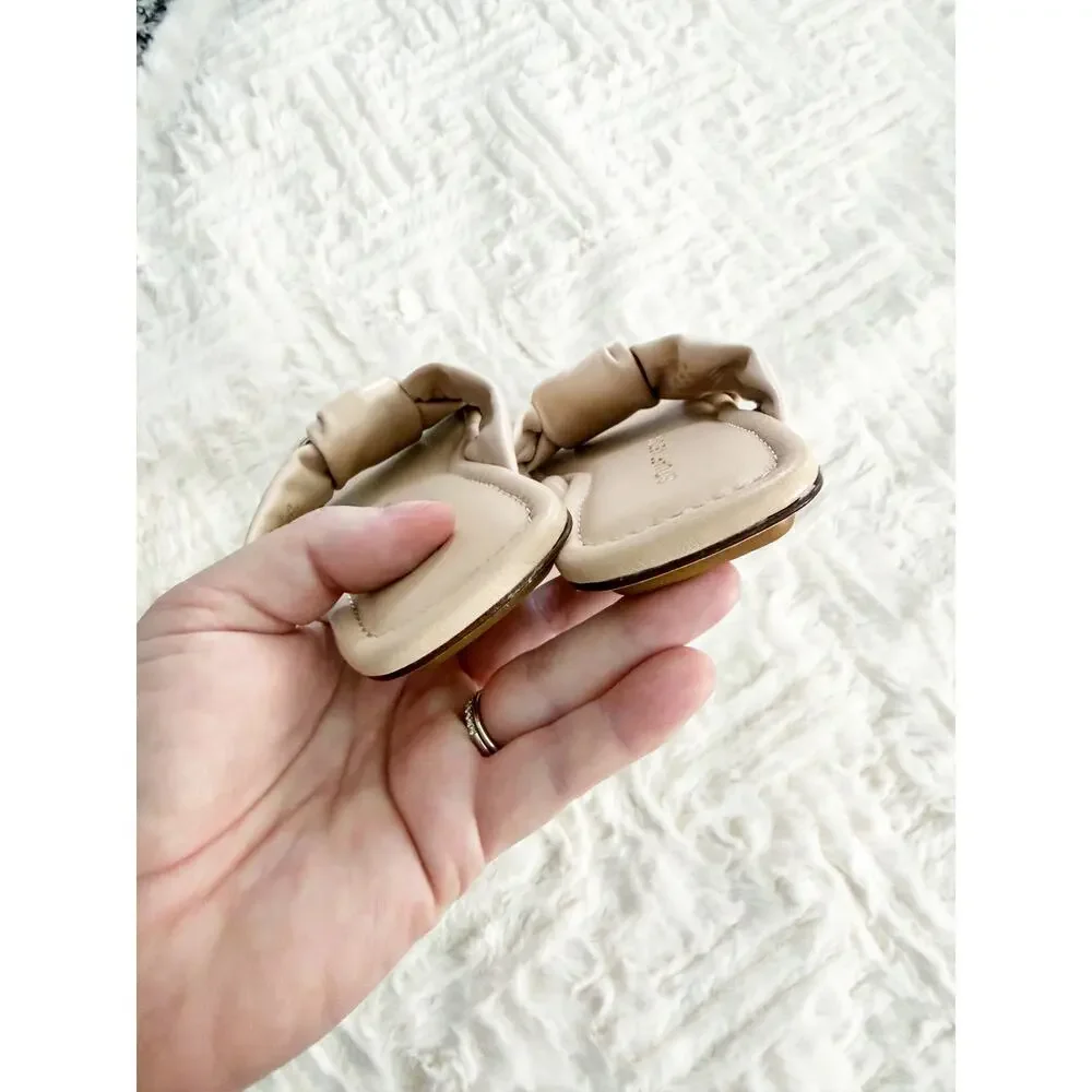 Stuart Weitzman Cece Barely Beige Leather Knotted Ring Slide Sandals Resort Chic